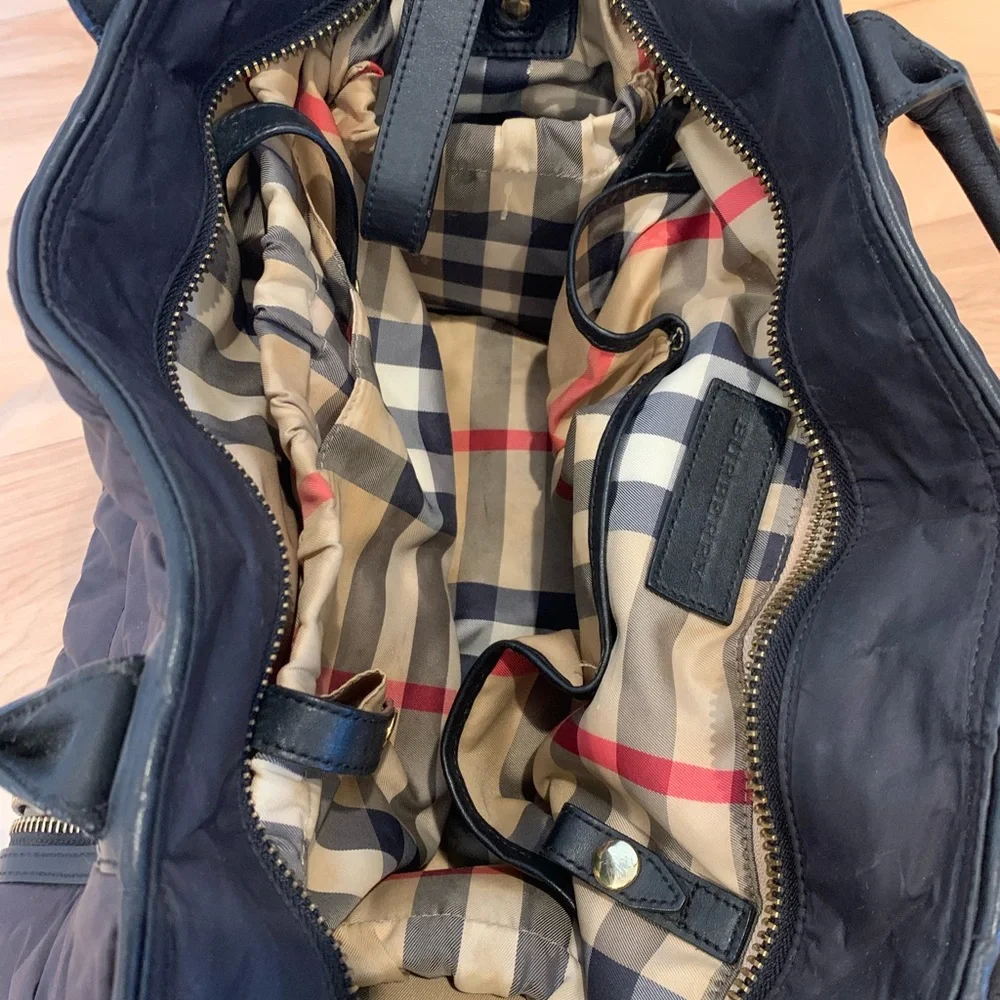 🎀 Burberry Abby Black Nylon Diaper Bag 🎀 - Picture 9 of 10